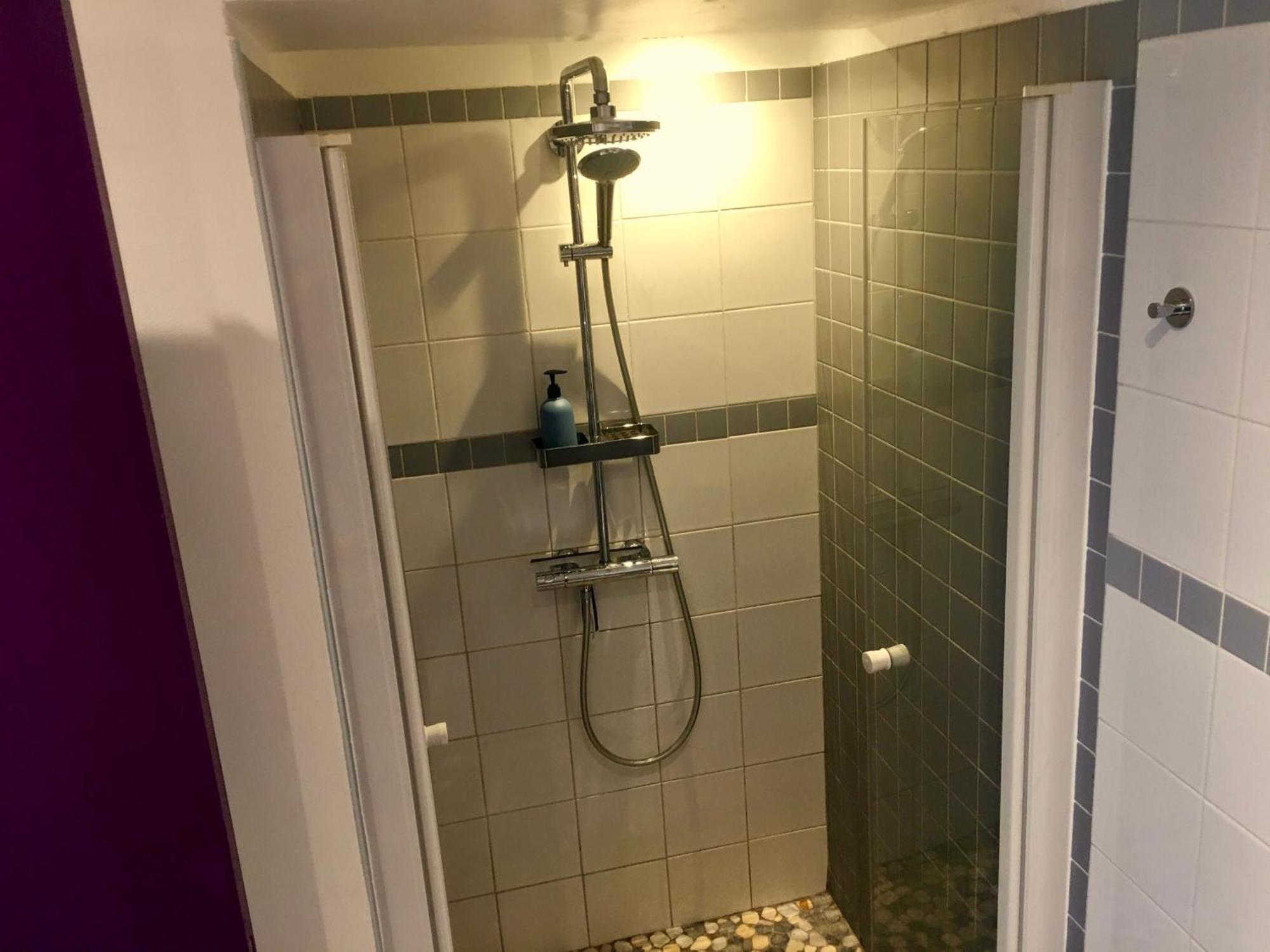 La Tour De Flandre Apartment Rousseloy Phòng bức ảnh